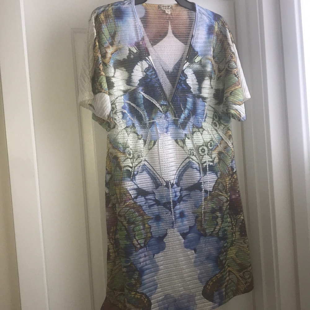 V-neck dress/bathing suit cover up. Multiple uses.